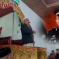 Foto : Ipda Oyong Abas Saat Bawakan Khutbah Idul Fitri di Masjid Al-Mukarramah 