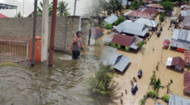 Foto : Banjir di Dua Desa di Gorontalo Tanggul Jebol, 466 jiwa jadi korban banjir