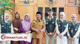Foto : Mahasiswa KKN UNG bersama Sekda Boalemo dan Kepala Dinas Kesehatan Kabupaten Boalemo