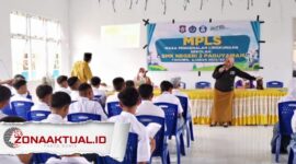 Foto : Puskesmas Berlian Isi Materi Kesehatan di MPLS SMKN 2 Paguyaman