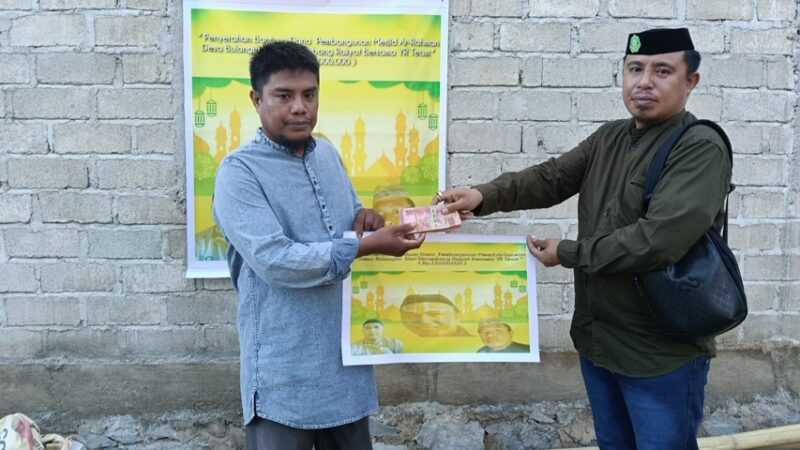 Foto : Bantuan dana dari YR Team 