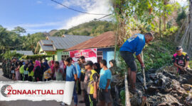 Foto : Jelang HUT RI ke-80, TNI, Mahasiswa KKD Universitas Muhammadiyah Gorontalo, dan Warga Mohungo Kompak Gelar Kerja Bakti Lingkungan