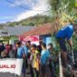 Foto : Jelang HUT RI ke-80, TNI, Mahasiswa KKD Universitas Muhammadiyah Gorontalo, dan Warga Mohungo Kompak Gelar Kerja Bakti Lingkungan