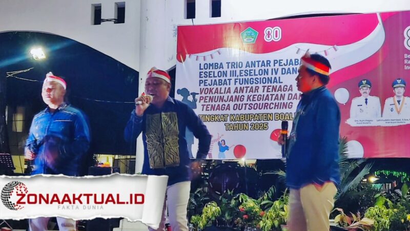 Foto : Perumda Tirta Boalemo Meriahkan HUT RI ke-80 Lewat Lomba Menyanyi, Direktur Tampil Trio Bawakan Lagu Legendaris