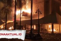 Foto : Gedung DPRD Makassar Terbakar