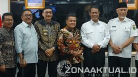 Foto : Bupati Rum Pagau bersama Menteri Pertanian RI 