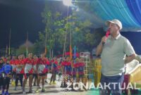 Foto : Bupati Boalemo Drs. H. Rum Pagau menutup kegiatan volly ball