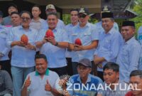 Foto : Bupati dan Wakil Bupati Boalemo beserta Dirjen Perkebunan RI