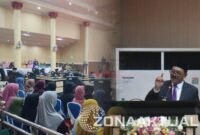 Foto : Bupati Boalemo, Drs. H. Rum Pagau, saat menghadiri Sidang Paripurna DPRD dalam rangka memperingati HUT Kabupaten Boalemo ke-26, yang digelar di ruang sidang DPRD Boalemo, Senin (13/10/2025).
