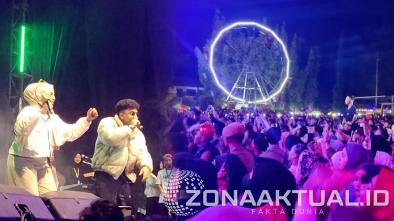 Foto : Faris Adam dan Yona Irma Jadi Magnet Malam Puncak HUT ke-26