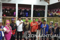 Foto : Suku bajo di Sulawesi, bersama Bupati Boalemo, Menteri Kebudayaan RI, Wakil Bupati Boalemo dan Sekretaris Daerah Provinsi Gorontalo 