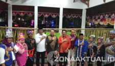 Foto : Suku bajo di Sulawesi, bersama Bupati Boalemo, Menteri Kebudayaan RI, Wakil Bupati Boalemo dan Sekretaris Daerah Provinsi Gorontalo 