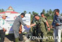 Foto : Bupati Boalemo Rum Pagau letakan Batu pertama untuk koperasi merah putih 