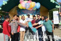 Foto : Wakil Bupati Lahmuddin Hambali Jalan Sehat bersama Santri Darul Madinah Sambut Hari Santri Nasional