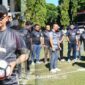 Foto : Drs. Rum Pagau, resmi membuka Turnamen Bupati Cup U-12 yang digelar di Alun-Alun Tilamuta, Selasa (11/11/2025).
