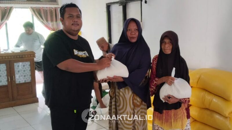 Foto : Forum Pemuda Peduli Lansia Salurkan Beras untuk 200 Lansia dan Janda di Dulupi
