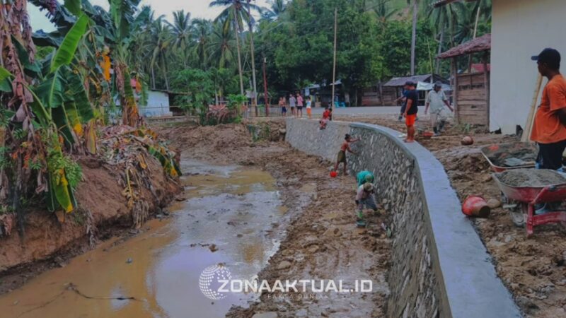 Foto : Tanggul yang diperbaiki di Desa Potanga, Kecamatan Botumoito 