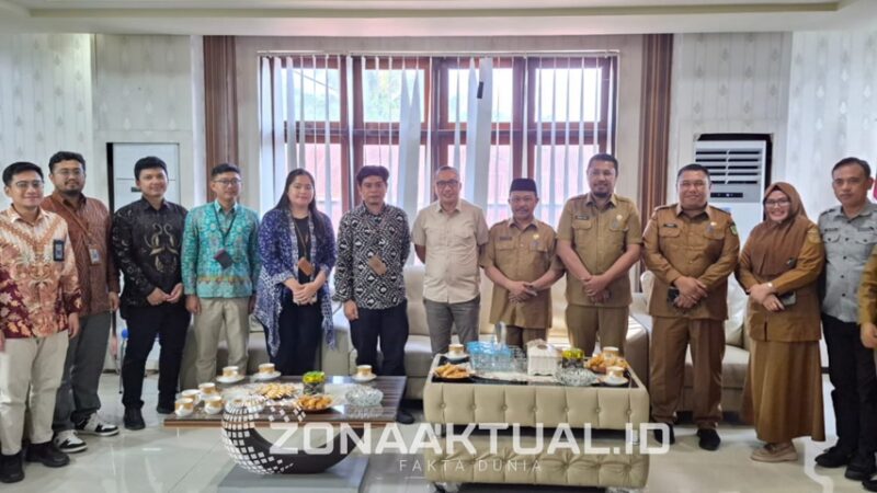 Foto : 10 personel tim pemeriksa dari Badan Pemeriksa Keuangan hadir memulai koordinasi lapangan dan disambut langsung Wakil Bupati Boalemo, Lahmudin Hambali, di ruang kerjanya